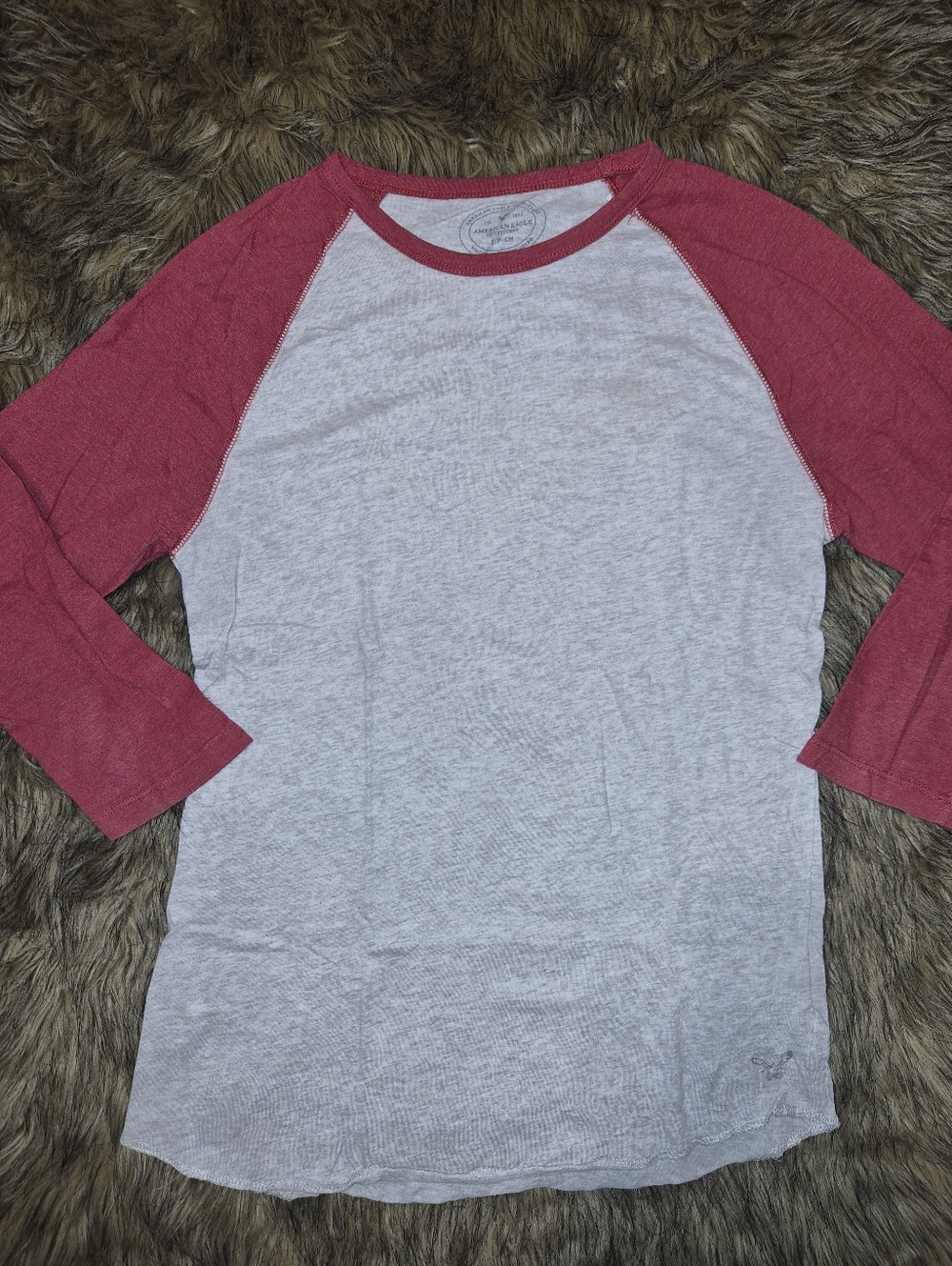 American Eagle Outfitters White & Red Raglan Short Sleeve Tee - Picture 1 of 2